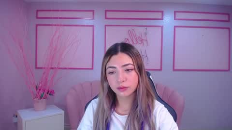 Snapshot of channel_blonde_a chatting on January 11, 4:46 pm channel_blonde_a online show from January 11, 4:46 pm