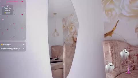 Snapshot of channelcroix chatting on October 28, 1:11 am channelcroix online show from October 28, 1:11 am