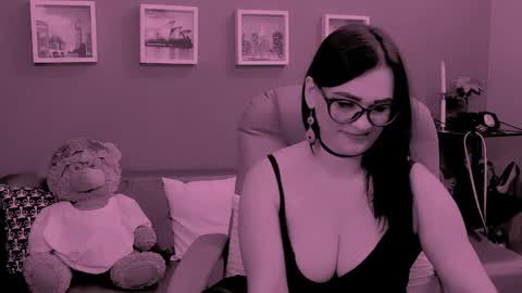 The Queen online show from March 30, 11:15 pm