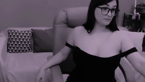 Snapshot of chantallovely chatting on January 11, 10:51 am The Queen online show from January 11, 10:51 am