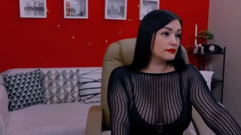 Snapshot of chantallovely chatting on December 19, 10:00 pm The Queen online show from December 19, 10:00 pm