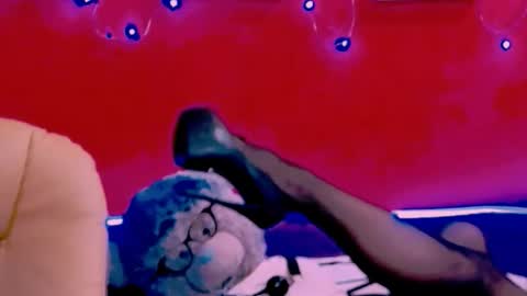 The Queen online show from February 22, 9:37 pm