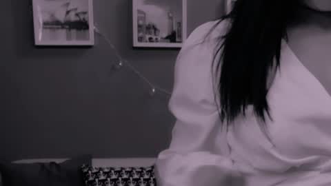 Snapshot of chantallovely chatting on December 22, 8:47 pm The Queen online show from December 22, 8:47 pm