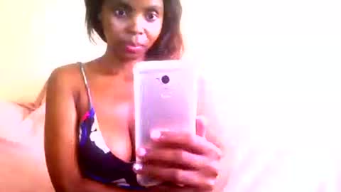 Snapshot of chante665 chatting on February 12, 9:42 am chante665 online show from February 12, 9:42 am