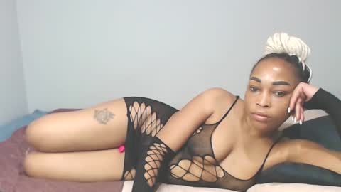 chantel87_ online show from December 24, 5:23 pm