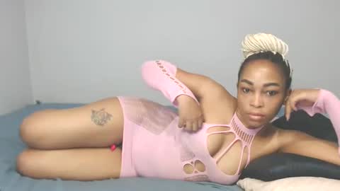 chantel87_ online show from January 18, 3:53 am