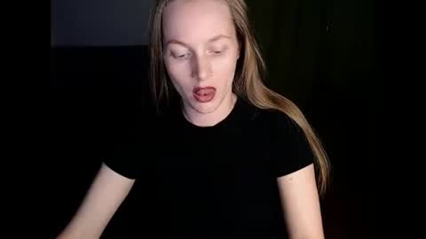 Snapshot of chanti_lovee chatting on February 28, 9:01 pm We Vibe Device that vibrates at the sound of Tips and makes me wet. vibe lush edging daddy lovense online show from February 28, 9:01 pm