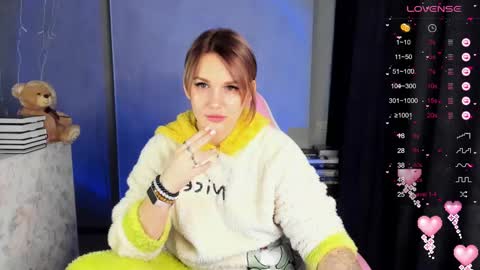 Snapshot of chaoka_ chatting on February 25, 4:03 am Suzanna Snow online show from February 25, 4:03 am