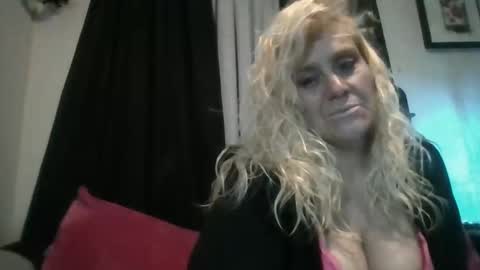 Ms. Behaving online show from October 26, 11:05 am