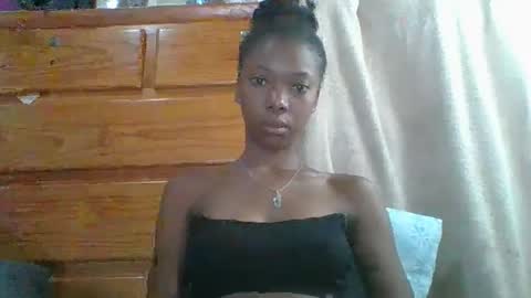 chariola0101 online show from February 22, 12:05 am