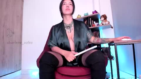 Snapshot of charlene_soles chatting on October 18, 10:33 pm Charlene online show from October 18, 10:33 pm