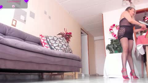 Charlize online show from October 1, 3:28 pm