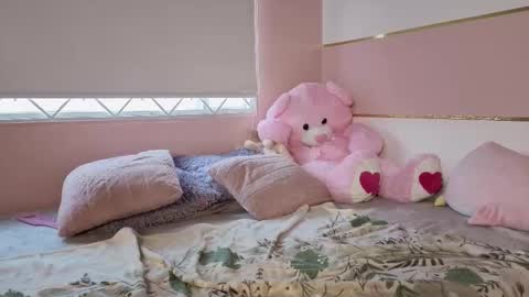 Snapshot of charlote__miller chatting on October 18, 11:57 am You honey online show from October 18, 11:57 am