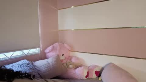 Snapshot of charlote__miller chatting on October 17, 11:46 am You honey online show from October 17, 11:46 am