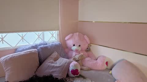 Snapshot of charlote__miller chatting on October 7, 11:36 am You honey online show from October 7, 11:36 am