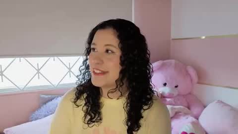 Snapshot of charlote__miller chatting on September 28, 12:43 pm You honey online show from September 28, 12:43 pm