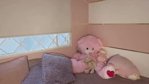 Snapshot of charlote__miller chatting on September 30, 12:44 pm You honey online show from September 30, 12:44 pm