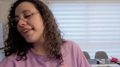 Snapshot of charlote__miller chatting on September 20, 11:52 am You honey online show from September 20, 11:52 am