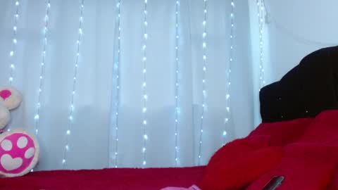 charlothe_wright online show from April 20, 7:17 pm