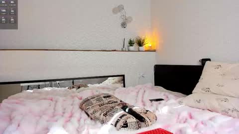 charlottacardi online show from September 19, 2:43 am