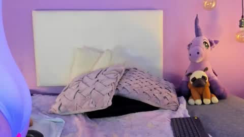 Snapshot of charlotte1117 chatting on September 24, 3:11 pm Char 3 online show from September 24, 3:11 pm