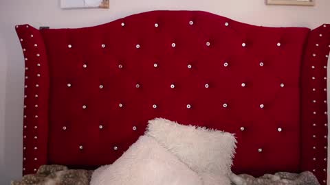 charlotte1_ls online show from February 6, 10:00 pm