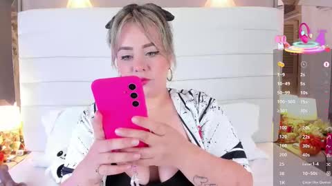 Snapshot of charlotte93x chatting on October 1, 12:21 pm Charlotte online show from October 1, 12:21 pm