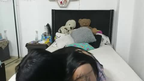 Snapshot of charlotte_027 chatting on January 4, 5:27 am charlotte_027 online show from January 4, 5:27 am