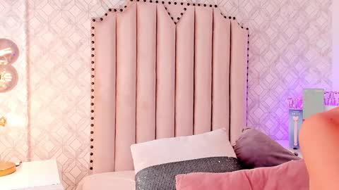 Snapshot of charlotte__08 chatting on January 18, 7:58 pm Charlotte online show from January 18, 7:58 pm