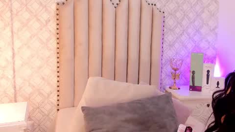 Snapshot of charlotte__08 chatting on February 16, 12:10 pm Charlotte online show from February 16, 12:10 pm