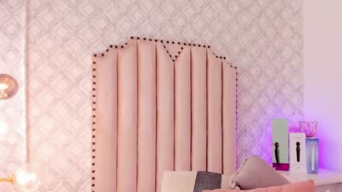 Snapshot of charlotte__08 chatting on January 21, 7:50 pm Charlotte online show from January 21, 7:50 pm