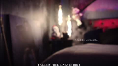 Snapshot of charlotte_germanotta_ chatting on December 28, 4:09 pm Charlotte online show from December 28, 4:09 pm