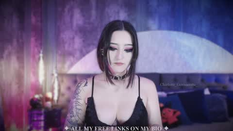 Snapshot of charlotte_germanotta_ chatting on September 22, 5:33 pm Charlotte online show from September 22, 5:33 pm