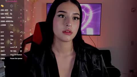 Snapshot of charlotte_greys chatting on September 8, 10:53 pm Charlotte online show from September 8, 10:53 pm