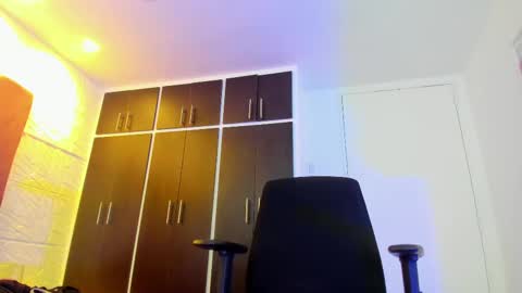 Snapshot of charlotte_icee chatting on March 6, 4:07 pm Charlotte Icee online show from March 6, 4:07 pm