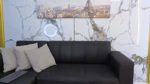 charlotte_skinny11_aws online show from October 12, 8:00 pm