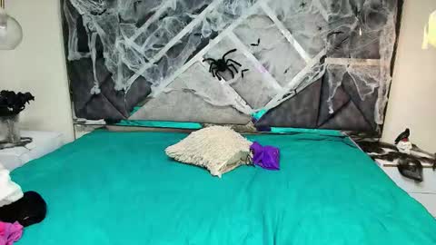 charlotte_walker1 online show from October 15, 3:20 am