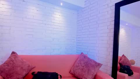 Snapshot of charlotte_whitee1 chatting on September 18, 11:31 am Charlotte  Everyday From 0700 to 1300 Col Time online show from September 18, 11:31 am