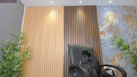 Snapshot of charlotte_whitee1 chatting on October 27, 11:17 am Charlotte  Everyday From 0700 to 1300 Col Time online show from October 27, 11:17 am