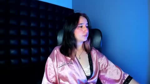 charlottestuart_ online show from April 30, 3:23 am