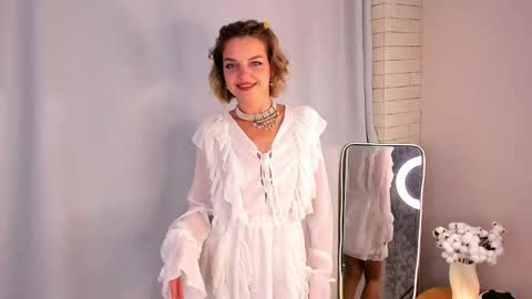 Maya online show from October 1, 4:34 pm