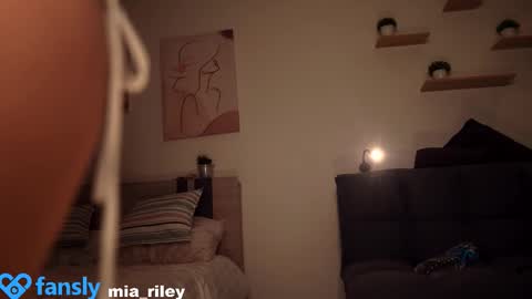 Snapshot of charming_angel_ chatting on September 9, 2:44 am Marseline Chaturbelle online show from September 9, 2:44 am