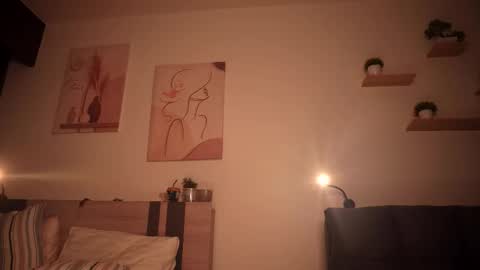 Snapshot of charming_angel_ chatting on October 14, 1:30 am Marseline Chaturbelle online show from October 14, 1:30 am