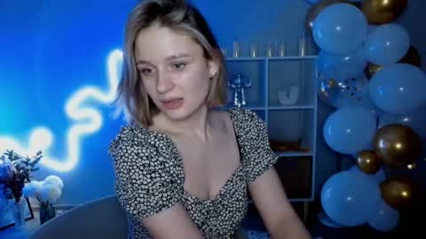 Michelle  online show from December 8, 2:28 am