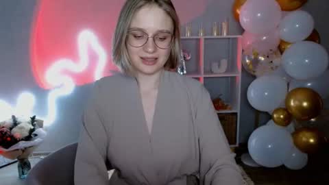 Michelle  online show from December 6, 6:37 am