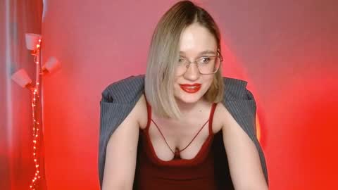 Michelle  online show from February 4, 3:44 am