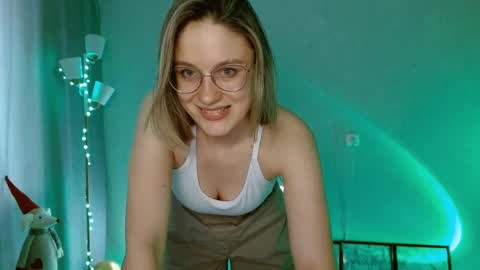 Michelle  online show from January 16, 3:23 am