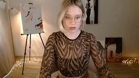 Michelle  online show from September 29, 6:18 am