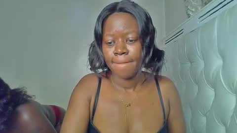 charming_kittie online show from September 12, 2:35 pm