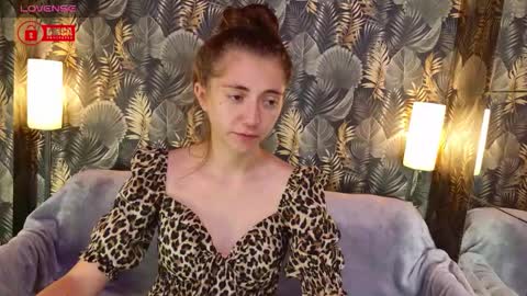 CharmingLIA online show from October 8, 2:32 pm